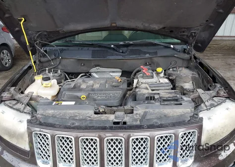 2014 Jeep Compass Latitude из США, поврежденный, VIN 1C4NJCEB5ED691041